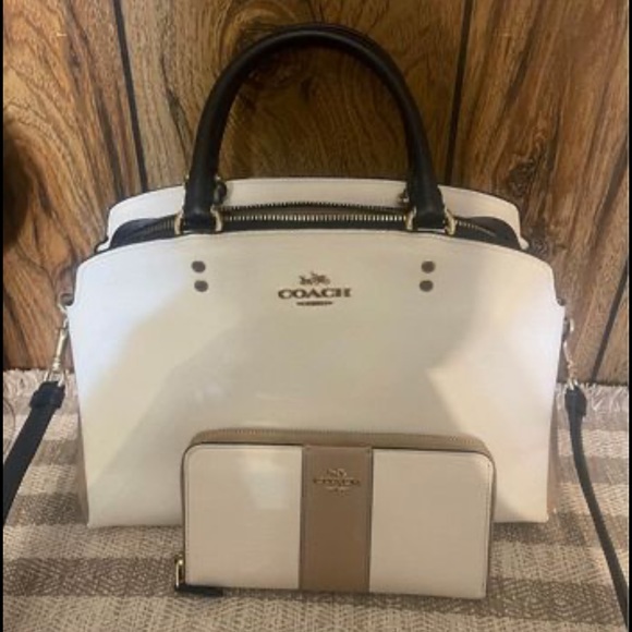 Coach purse / wallet - Picture 2 of 6